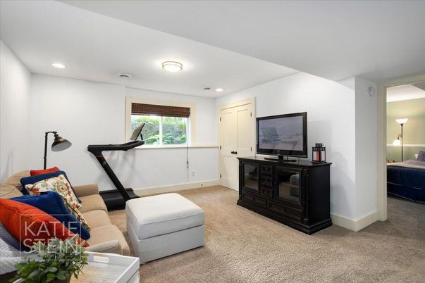 Fitness Equipment, Interior, Living room, Recessed Lighting