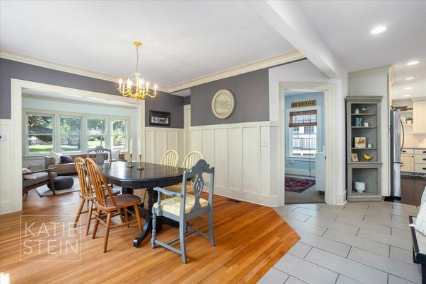 Chandelier, Dining room, Interior, Recessed Lighting, Wood Texture Flooring