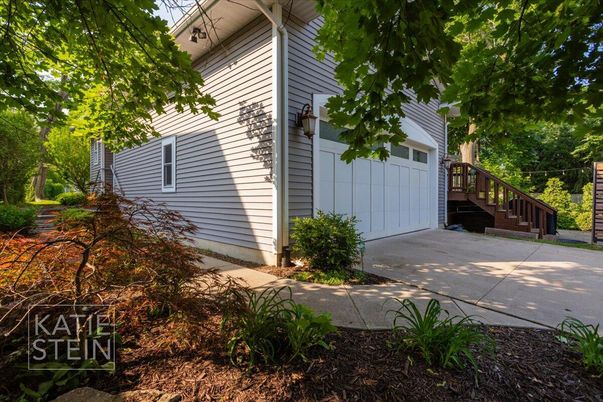 Detached Garage, Exterior