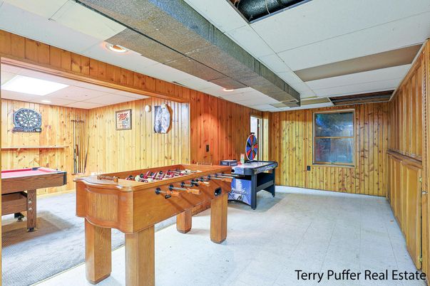 Game Room, Interior, Wooden Walls