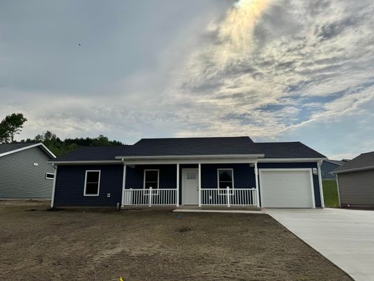 Attached, Exterior, Facade, Ranch