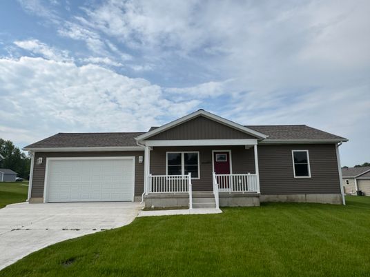 Attached, Exterior, Facade, Ranch
