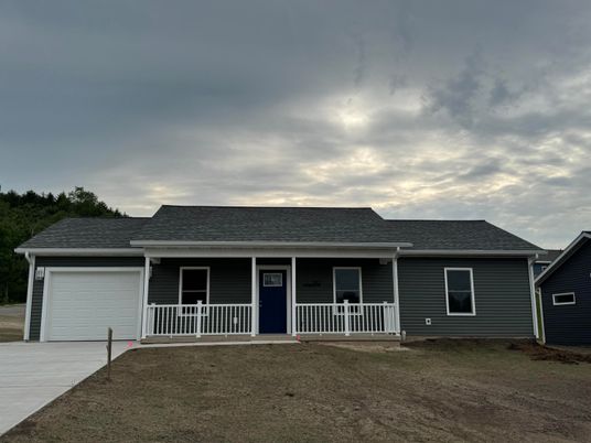 Attached, Exterior, Facade, Ranch