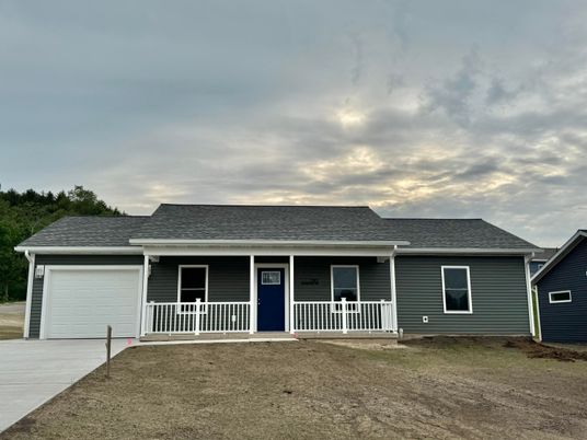 Attached, Exterior, Facade, Ranch