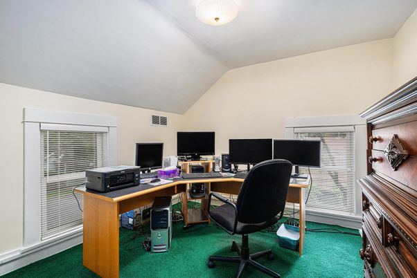 Home Office, Interior