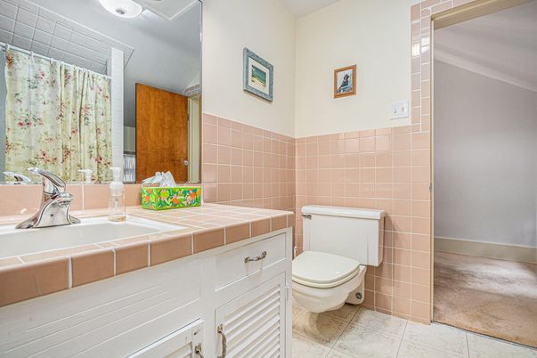 Bathroom, Interior, Marble, Tile Countertops