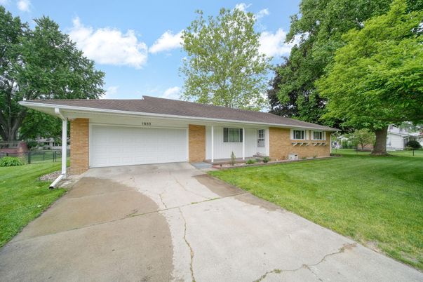Attached, Exterior, Facade, Brick Facade, Ranch