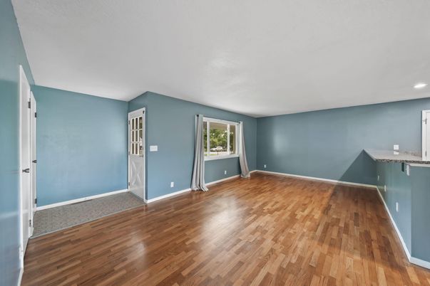 Empty room, Interior, Recessed Lighting, Wood Texture Flooring