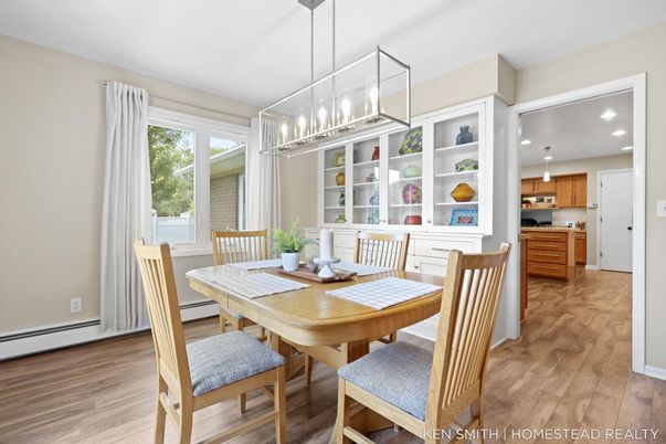 Dining room, Interior, Kitchen, Pendant Lights, Recessed Lighting, Wood Texture Flooring