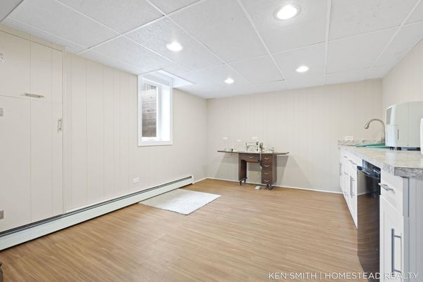 Interior, Recessed Lighting, Wood Texture Flooring