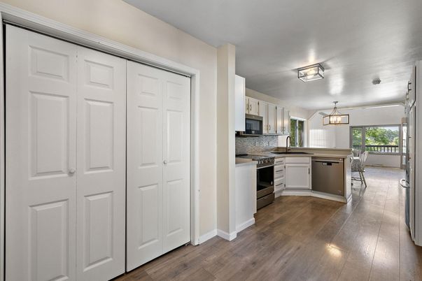 Dining room, Interior, Kitchen, Pendant Lights, Wood Texture Flooring