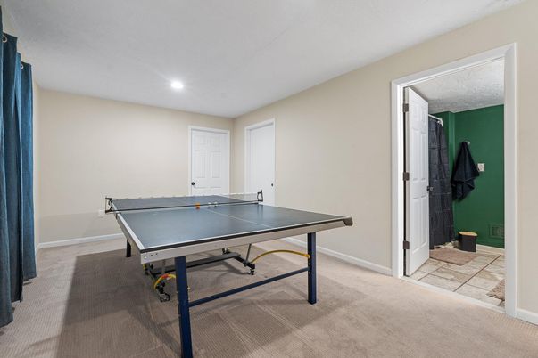 Game Room, Interior, Recessed Lighting