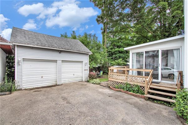 Detached Garage, Exterior