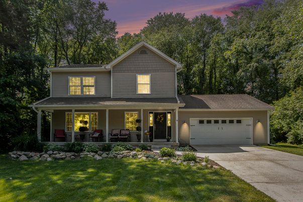 Attached, Exterior, Facade, Farmhouse