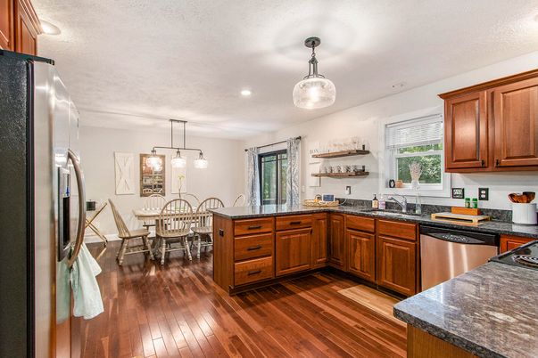 Dining room, Interior, Kitchen, Pendant Lights, Recessed Lighting, Wood Texture Flooring