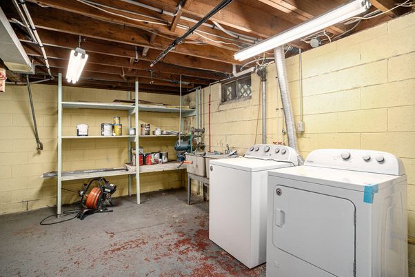 Interior, Washer, Wooden Beams, Wooden Ceilings
