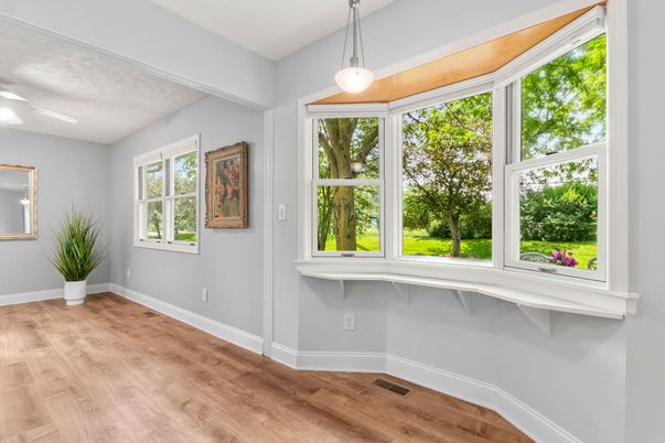 Interior, Pendant Lights, Wood Texture Flooring