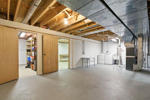 Interior, Washer, Wooden Beams, Wooden Ceilings