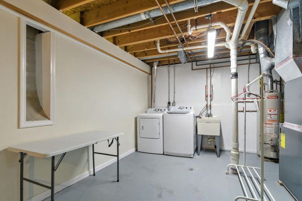 Interior, Washer, Wooden Beams
