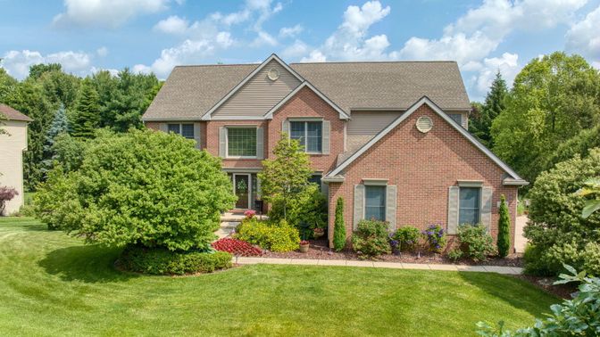Exterior, Facade, Brick Facade, Brick Traditional