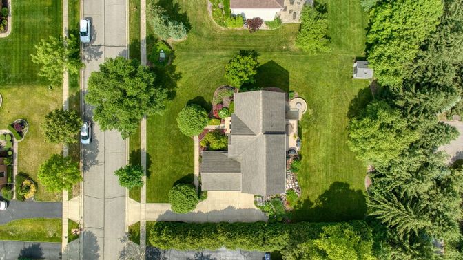 Exterior, Drone