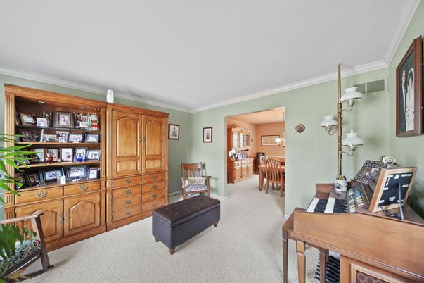 Dining room, Interior, Piano