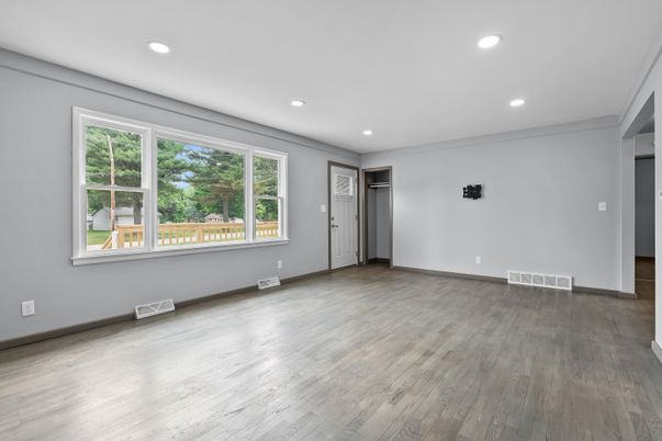 Empty room, Interior, Recessed Lighting, Wood Texture Flooring