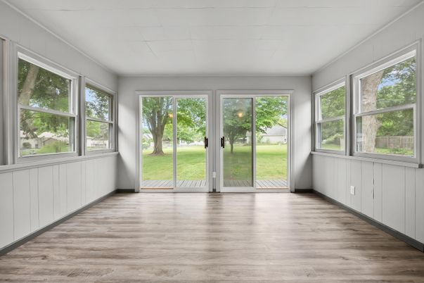 Empty room, Interior, Sun Room, Wood Texture Flooring