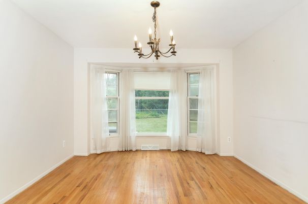 Chandelier, Empty room, Interior, Wood Texture Flooring