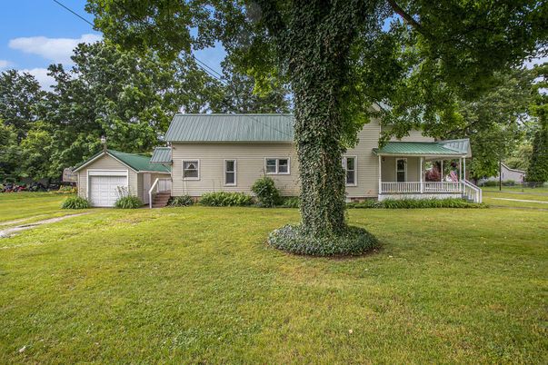 Backyard, Detached Garage, Exterior