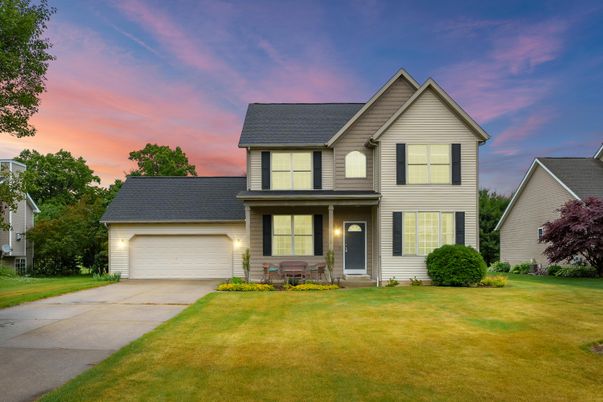 Attached, Exterior, Facade, Farmhouse