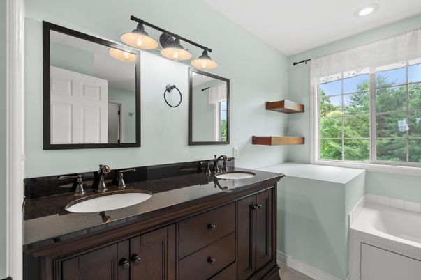 Bathroom, Dual Sink Vanities, Interior, Recessed Lighting