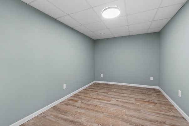 Empty room, Interior, Recessed Lighting, Wood Texture Flooring