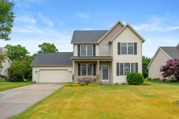 Attached, Exterior, Facade, Farmhouse