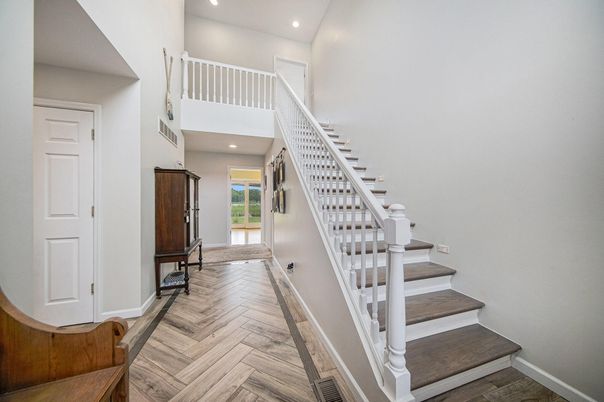 Interior, Recessed Lighting, Wood Texture Flooring