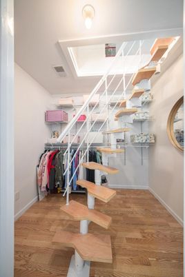 Interior, Walk-in Closets, Wood Texture Flooring