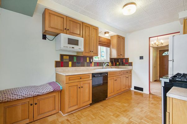 Chandelier, Interior, Kitchen, Wood Texture Flooring