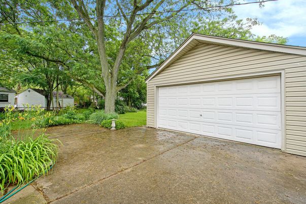 Detached Garage, Exterior