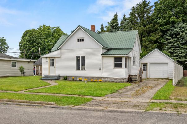 Detached Garage, Exterior