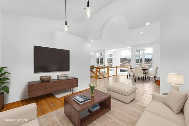 Dining room, Interior, Living room, Pendant Lights, Recessed Lighting, Wood Texture Flooring