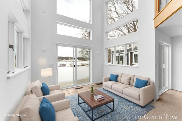 Interior, Living room, Water