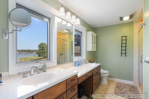 Bathroom, Dual Sink Vanities, Interior, Water