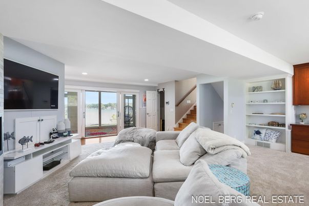 Interior, Living room, Recessed Lighting, Water