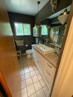 Bathroom, Dual Sink Vanities, Interior, Pendant Lights