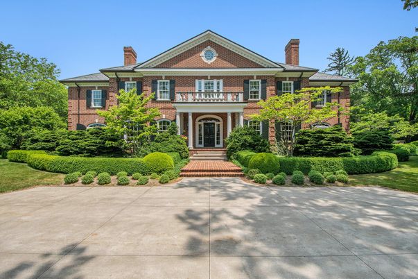 Exterior, Facade, Brick Facade, Georgian