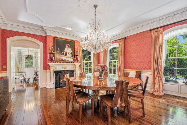 Chandelier, Dining room, Fireplace, Interior, Wood Texture Flooring