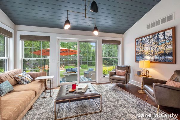 Interior, Living room, Pendant Lights, Sun Room, Wood Texture Flooring
