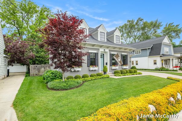 Backyard, Exterior, Facade, Cape Cod