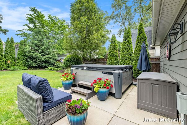 Exterior, Hot Tub