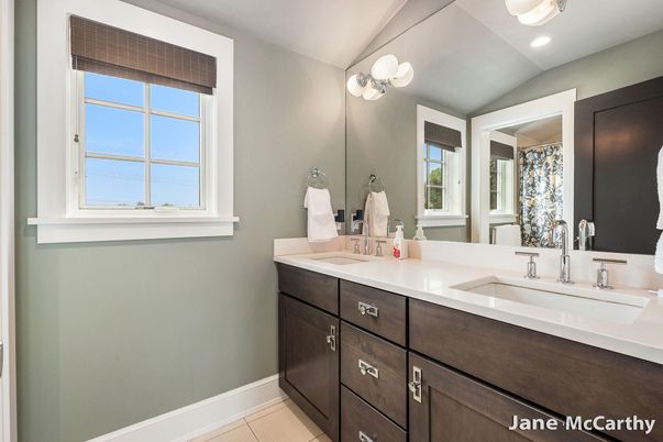 Bathroom, Dual Sink Vanities, Interior, Recessed Lighting